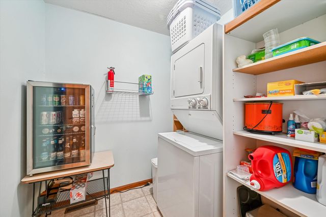 1300 Shepherd Avenue, Waverly, IA 50677