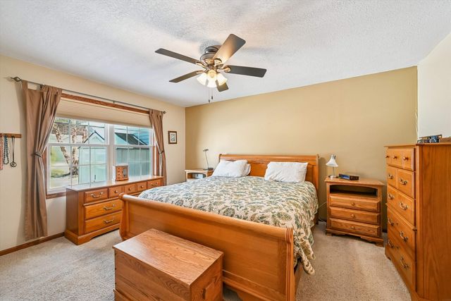 1300 Shepherd Avenue, Waverly, IA 50677