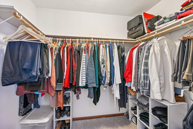 1300 Shepherd Avenue, Waverly, IA 50677