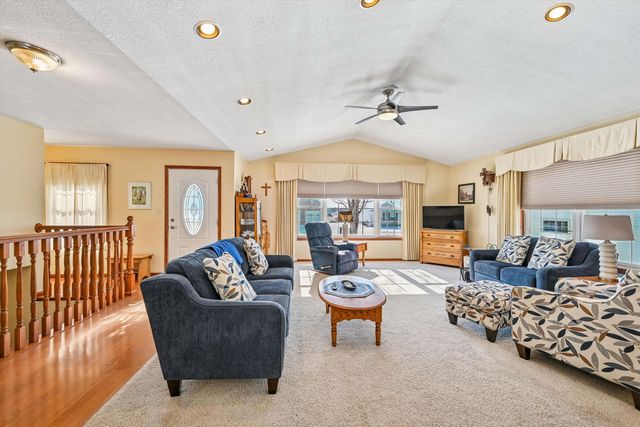 1300 Shepherd Avenue, Waverly, IA 50677