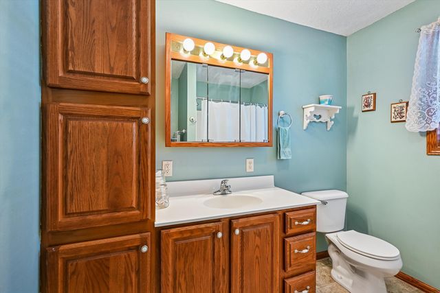 1300 Shepherd Avenue, Waverly, IA 50677