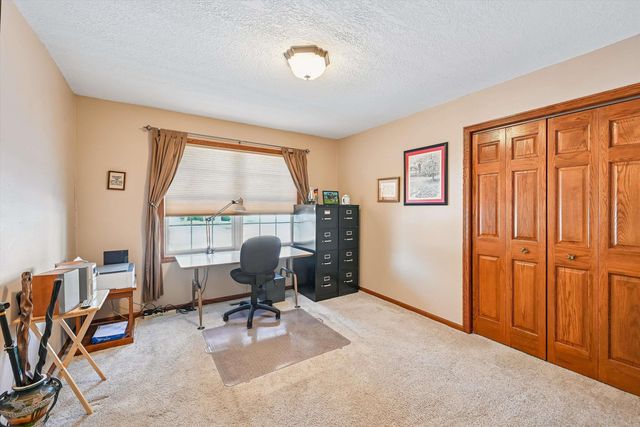 1300 Shepherd Avenue, Waverly, IA 50677