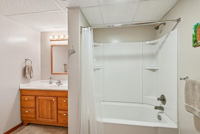 1300 Shepherd Avenue, Waverly, IA 50677