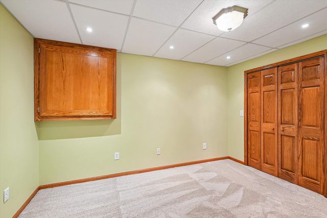 1300 Shepherd Avenue, Waverly, IA 50677