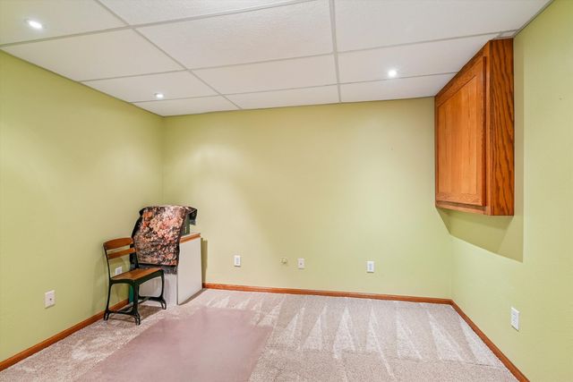 1300 Shepherd Avenue, Waverly, IA 50677