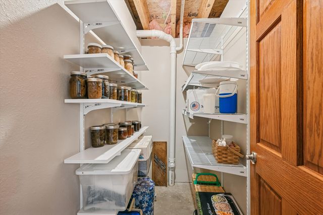 1300 Shepherd Avenue, Waverly, IA 50677