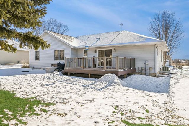 1300 Shepherd Avenue, Waverly, IA 50677