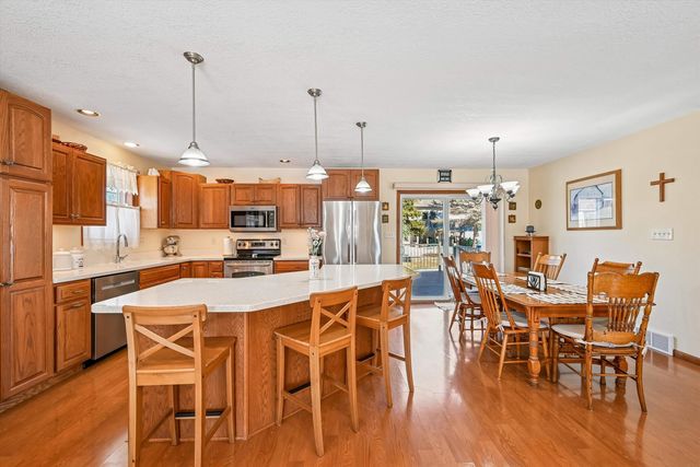 1300 Shepherd Avenue, Waverly, IA 50677