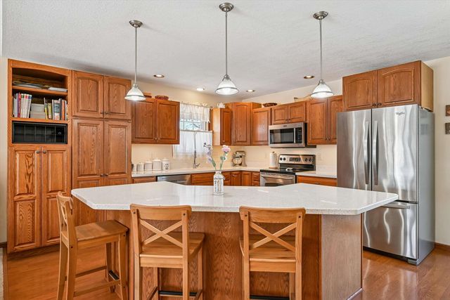 1300 Shepherd Avenue, Waverly, IA 50677