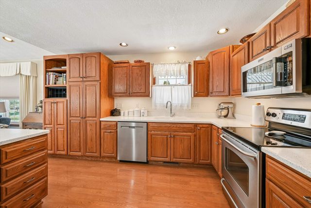 1300 Shepherd Avenue, Waverly, IA 50677