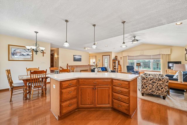 1300 Shepherd Avenue, Waverly, IA 50677