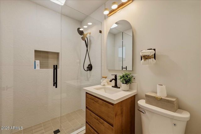 2038 E Cheery Lynne Road, Phoenix, AZ 85016