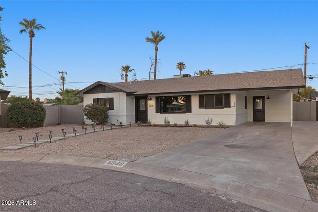 2038 E Cheery Lynne Road, Phoenix, AZ 85016