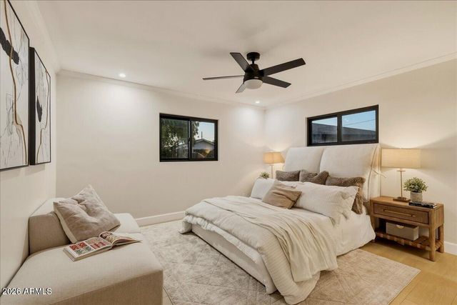 2038 E Cheery Lynne Road, Phoenix, AZ 85016