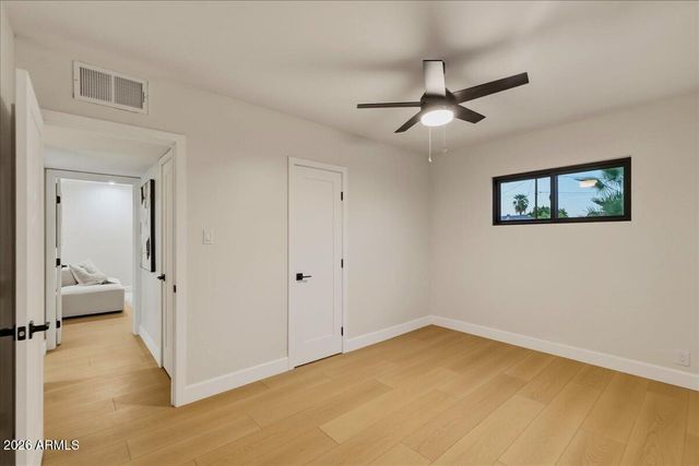 2038 E Cheery Lynne Road, Phoenix, AZ 85016