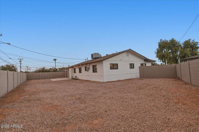 2038 E Cheery Lynne Road, Phoenix, AZ 85016