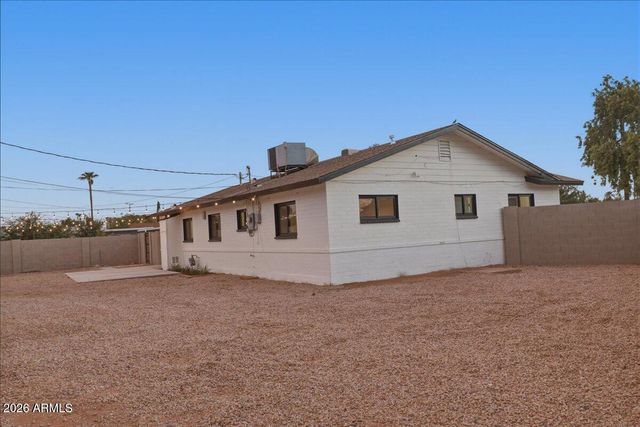 2038 E Cheery Lynne Road, Phoenix, AZ 85016