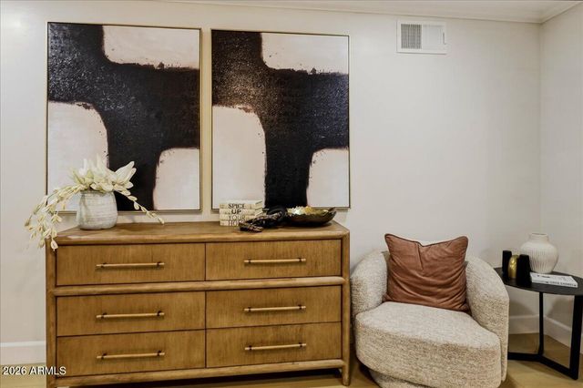 2038 E Cheery Lynne Road, Phoenix, AZ 85016