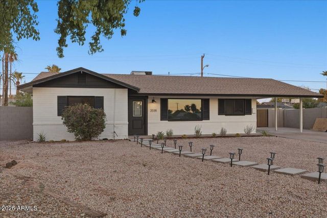 2038 E Cheery Lynne Road, Phoenix, AZ 85016