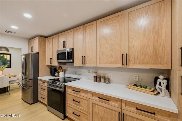 2038 E Cheery Lynne Road, Phoenix, AZ 85016