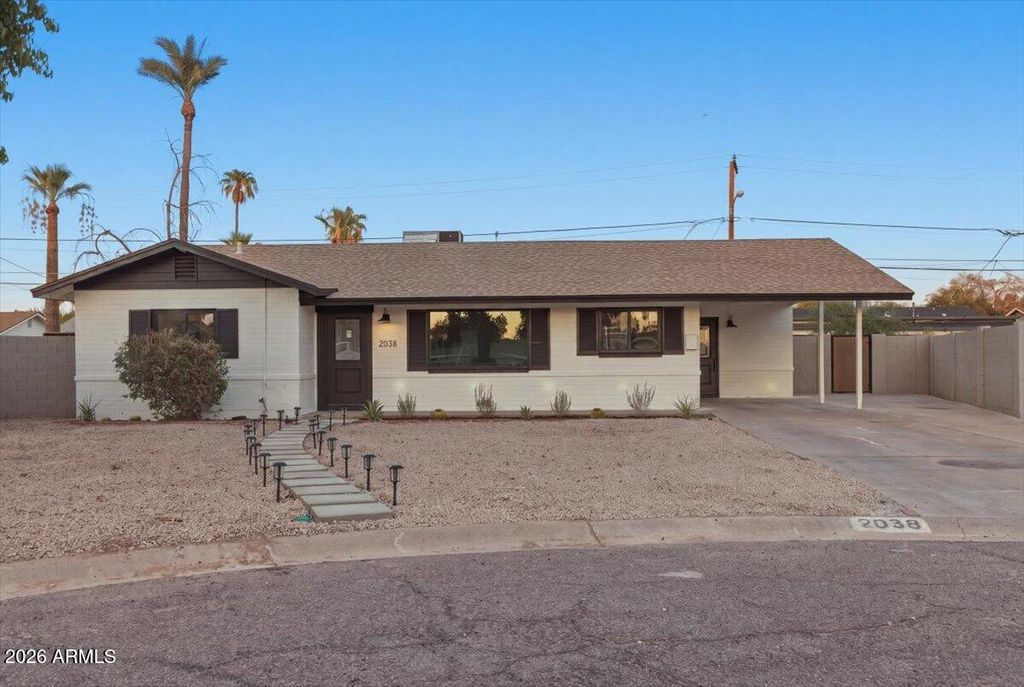 2038 E Cheery Lynne Road, Phoenix, AZ 85016