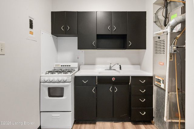 2220 Heather Ln 1, Louisville, KY 40218