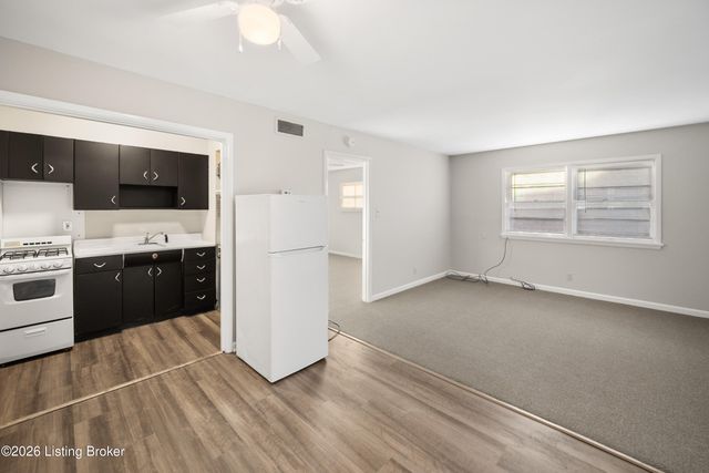 2220 Heather Ln 1, Louisville, KY 40218