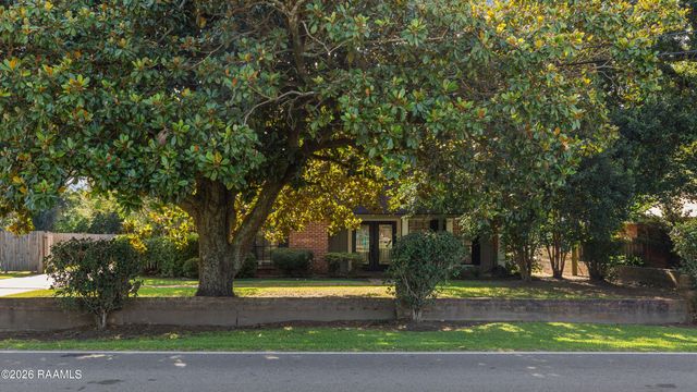 108 School Street, Youngsville, LA 70592