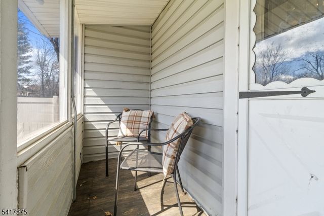 13 Whitehouse Ave, Readington Twp., NJ 08889