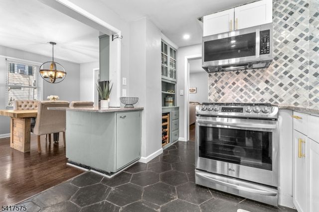 13 Whitehouse Ave, Readington Twp., NJ 08889