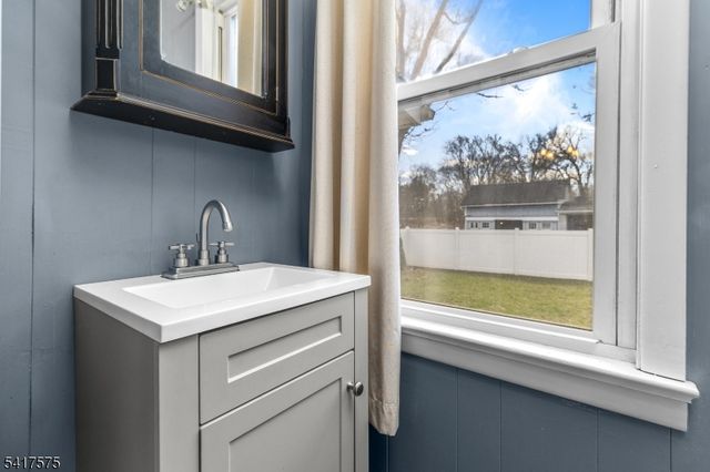 13 Whitehouse Ave, Readington Twp., NJ 08889