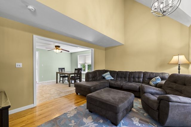 29 Sheffield Pl, Mashpee, MA 02649