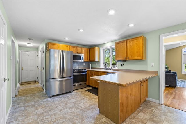 29 Sheffield Pl, Mashpee, MA 02649