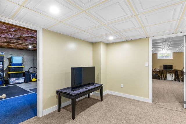 29 Sheffield Pl, Mashpee, MA 02649