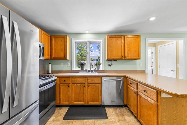 29 Sheffield Pl, Mashpee, MA 02649