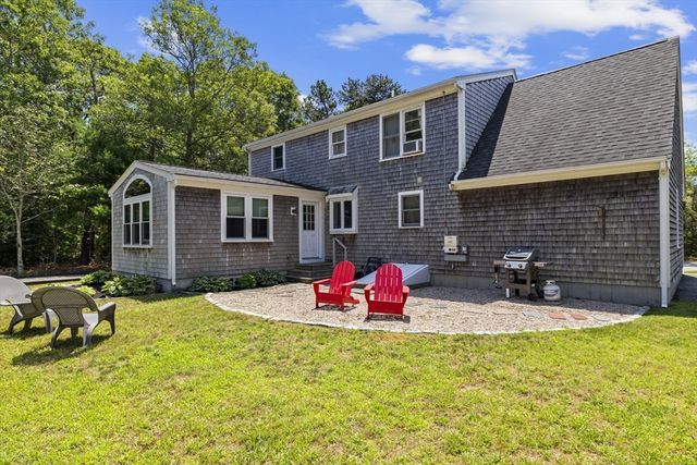 29 Sheffield Pl, Mashpee, MA 02649