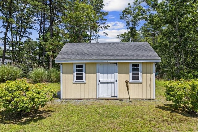 29 Sheffield Pl, Mashpee, MA 02649