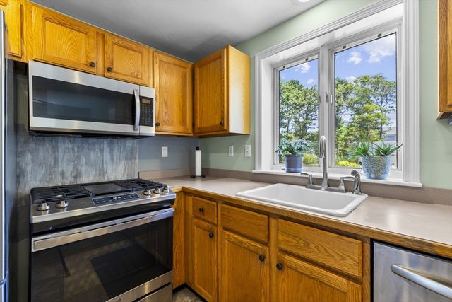 29 Sheffield Pl, Mashpee, MA 02649