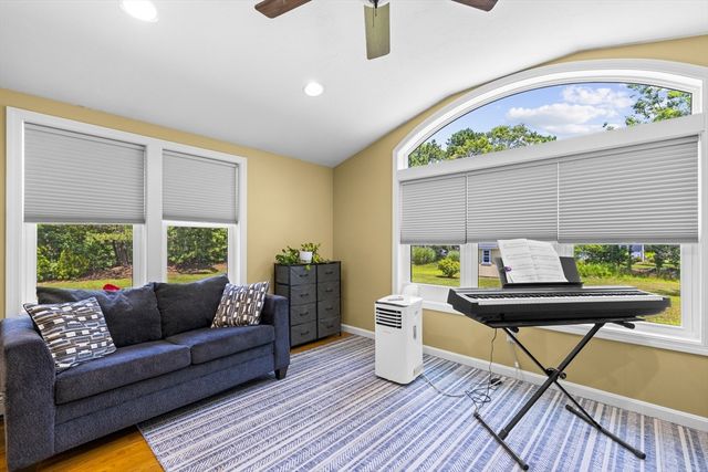 29 Sheffield Pl, Mashpee, MA 02649