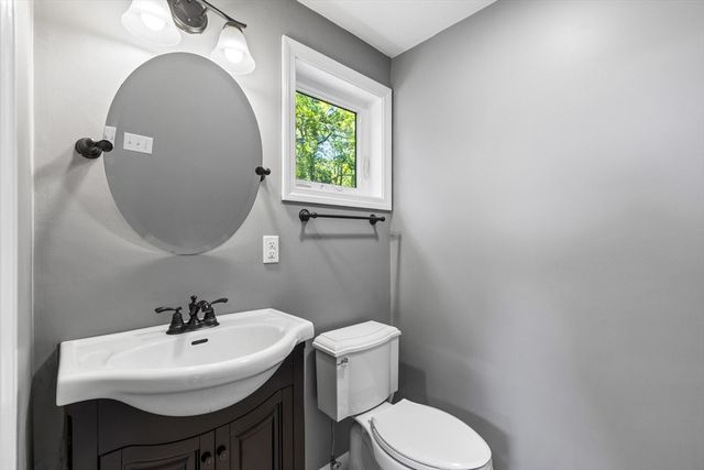 29 Sheffield Pl, Mashpee, MA 02649