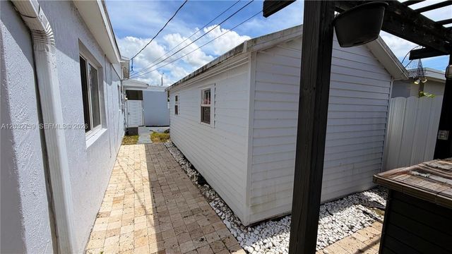 10455 SW 42nd Terrace, Miami, FL 33165