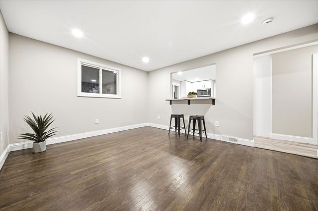 1093 Cilley Road, Manchester, NH 03103