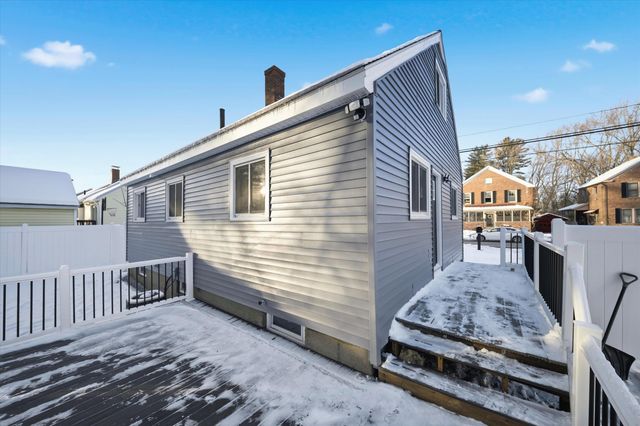 1093 Cilley Road, Manchester, NH 03103