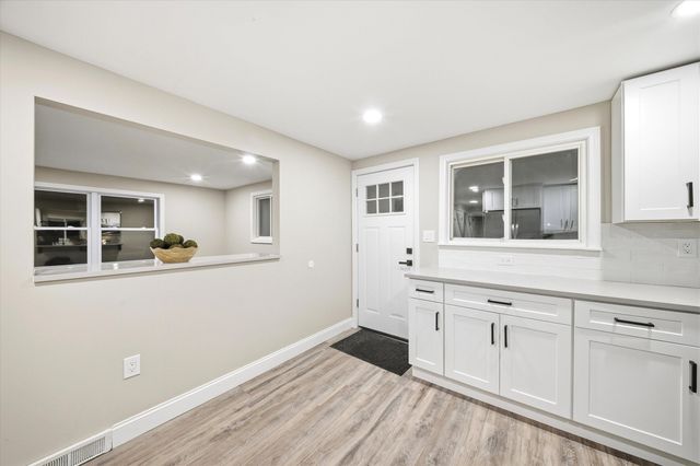 1093 Cilley Road, Manchester, NH 03103