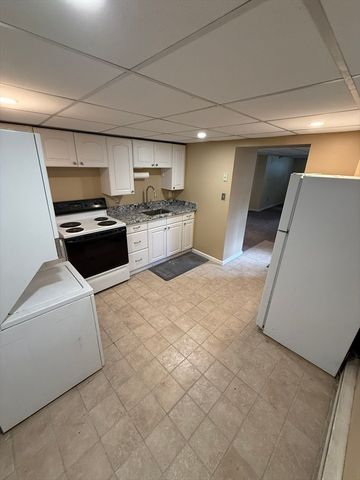 61-63 Newell 63B, Newton, MA 02466