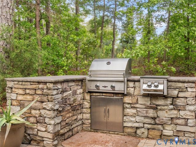 5073 Red Fern Ct, Midlothian, VA 23112
