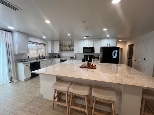 788 Apple Street, Dinuba, CA 93618