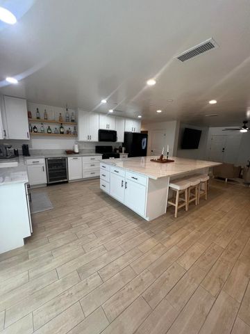 788 Apple Street, Dinuba, CA 93618