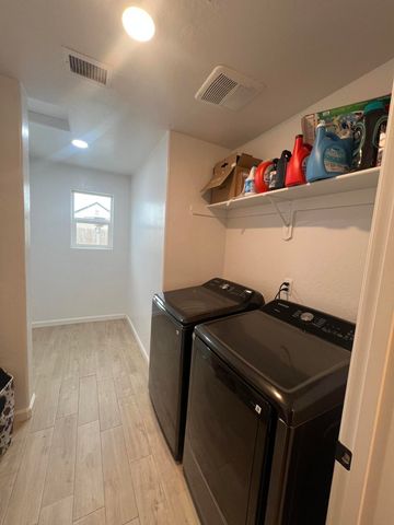 788 Apple Street, Dinuba, CA 93618