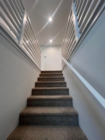 788 Apple Street, Dinuba, CA 93618